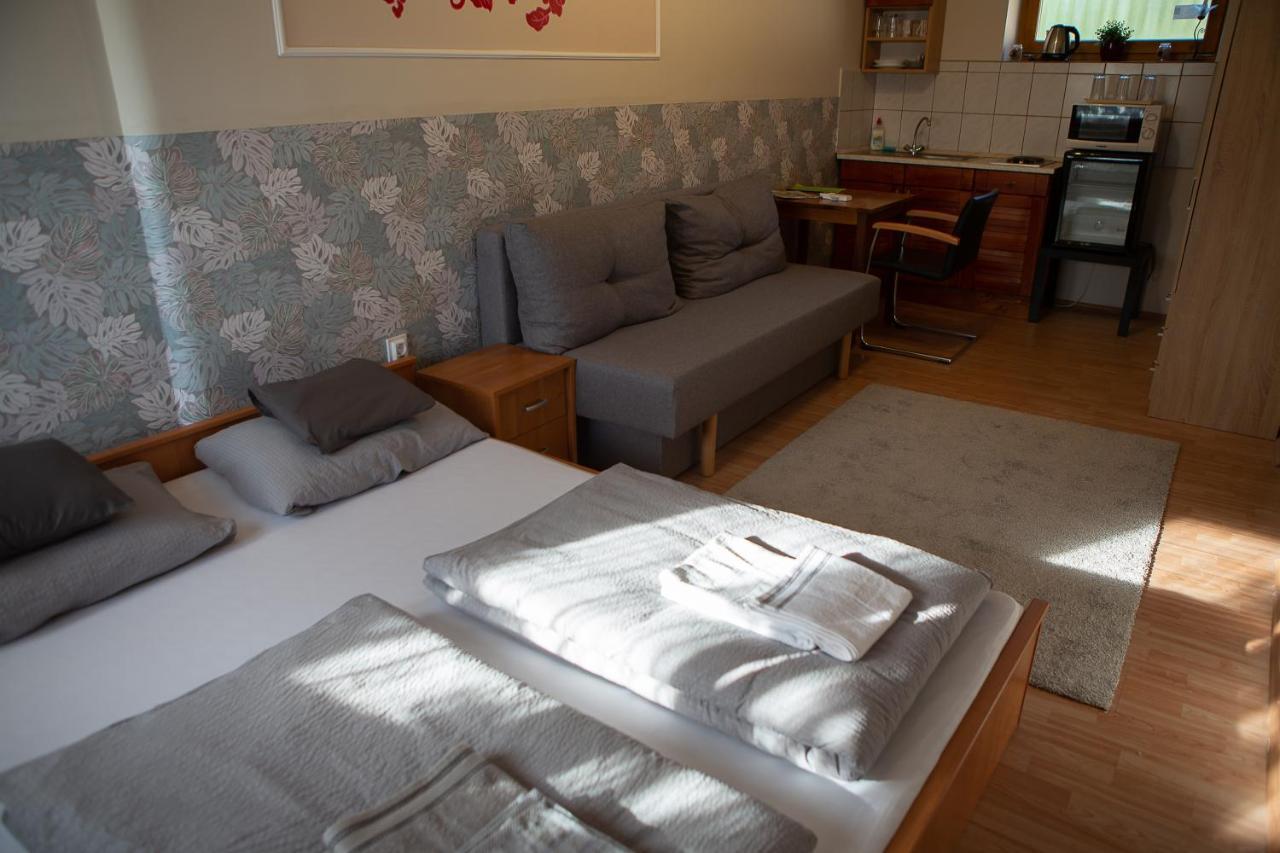 Hunyadi Panzio-Apartman Мако Экстерьер фото
